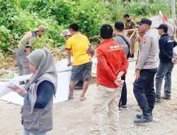 Polres Mamuju Tengah Dampingi Penertiban Alat Peraga Kampanye (APK) Seiring Menuju Pemilu 2024
